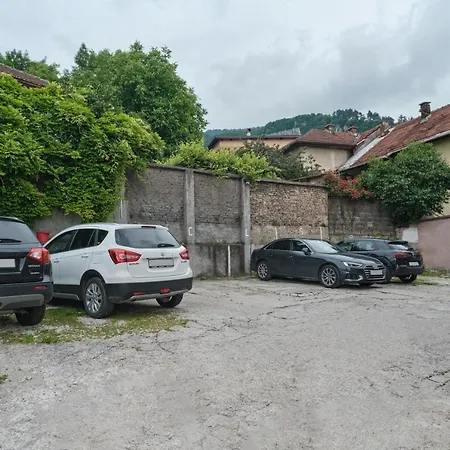 Bistrik Medresa - Free Parking *