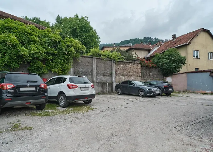 Bistrik Medresa - Free Parking *