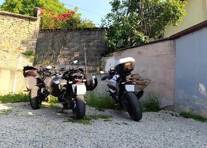 Bistrik Medresa - Free Parking